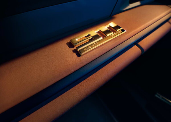Эмблема к 60-летию Porsche 911