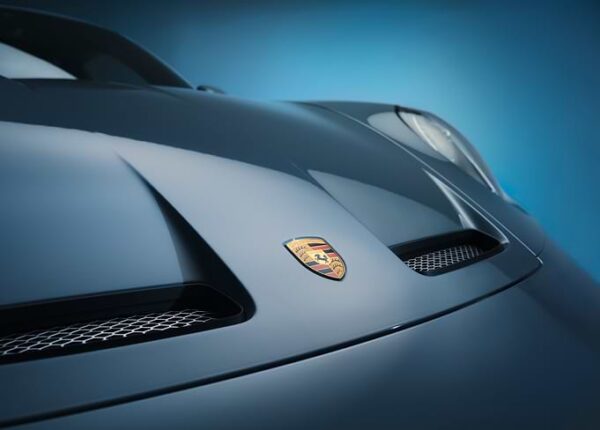 Герб Porsche: автомобильная элегантность
