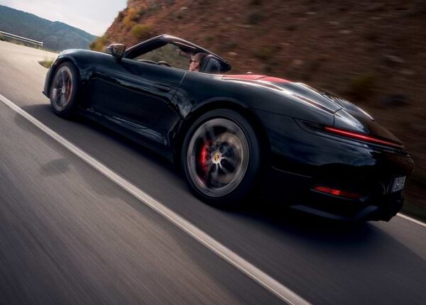 Dynamic Drive: кабриолет Porsche 911