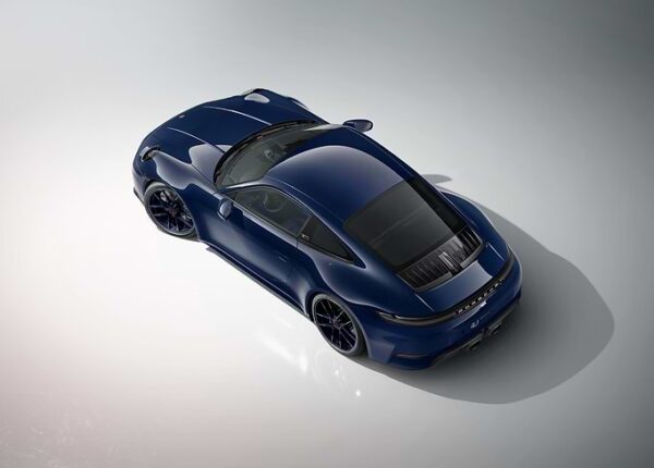 Темно-синий Porsche 911 Elegance